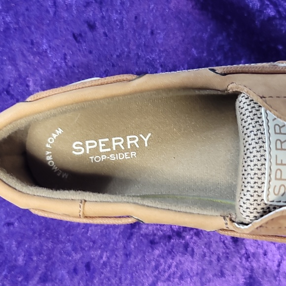 New Sperry shoes - Picture 3 of 4